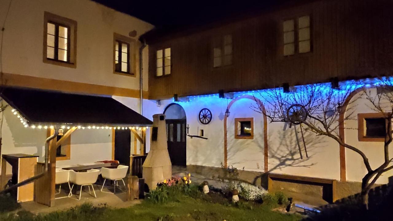 H@M Penzion Zlutice Bagian luar foto