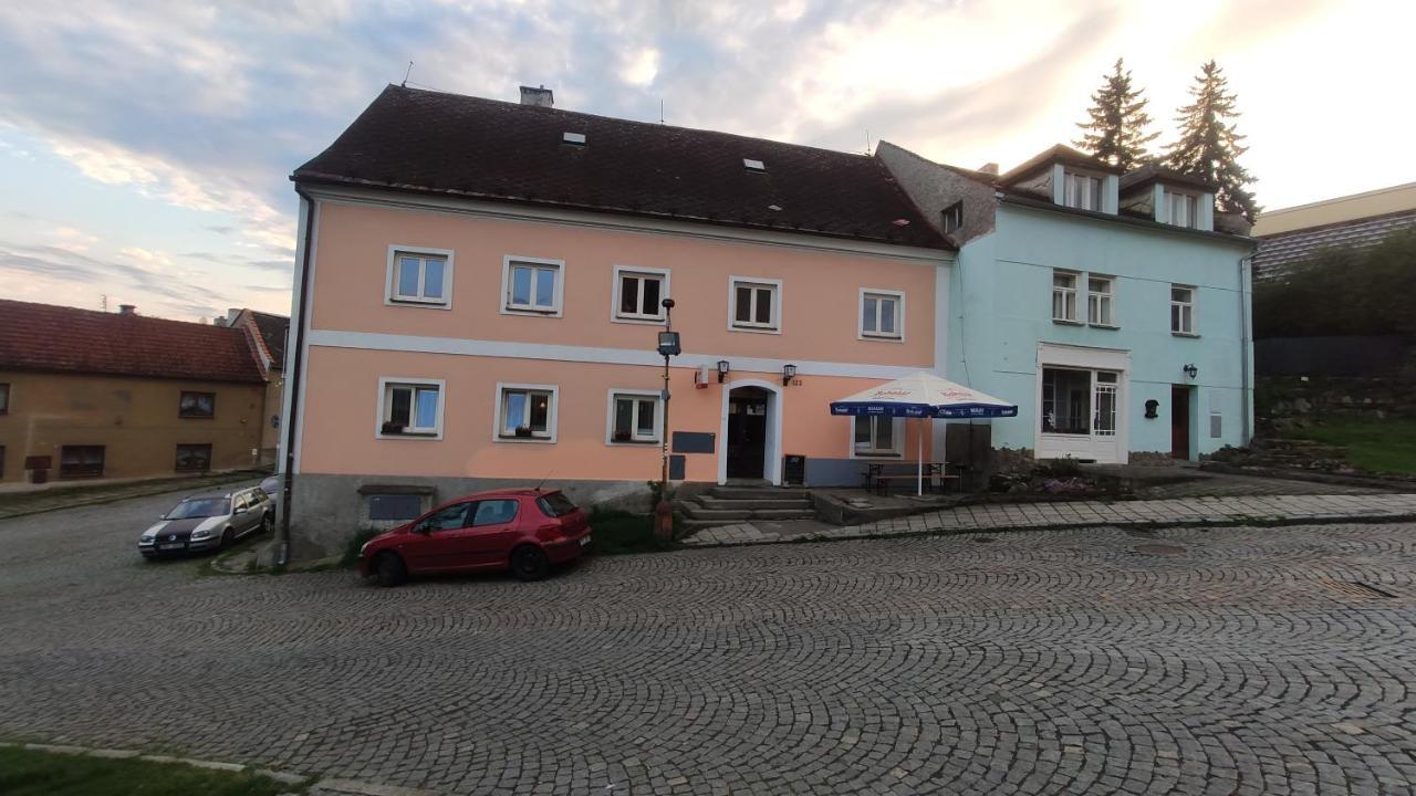 H@M Penzion Zlutice Bagian luar foto